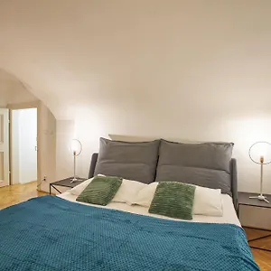Lazenska N4 Praha